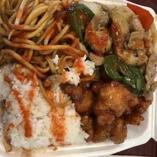 Jalapeño and Orange Chicken with Sriracha on chow mein and steamed rice