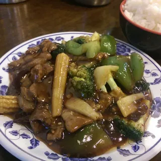 C28a. Beef with Garlic Sauce