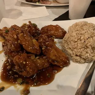 Hot braised chicken wings