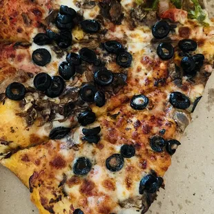 Customized pizza with only olives for our 4 year old