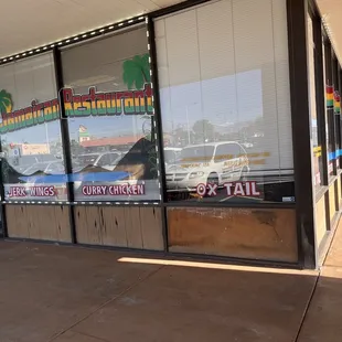 the outside of the restaurant