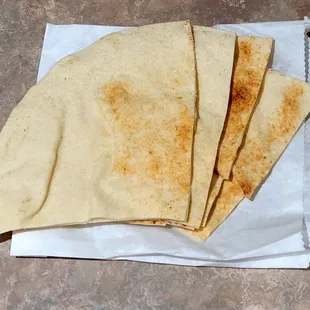 plenty of pita.. including another half of one under the chicken shawarma.