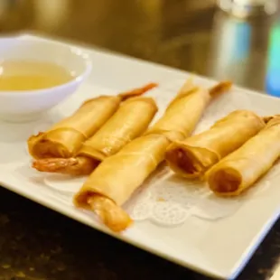 Shrimp egg roll - very small six to an order.