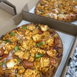 Butter Chicken Pizza