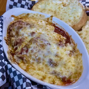 Meatballs with cheesy garlic bread