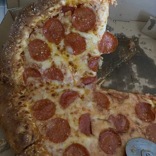 14" stuffed crust pepperoni pizza