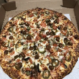 Large 5 topping pizza: mushroom, sausage, onion, tomato, jalapeño for $9.99!! (As of 1/26/2021)