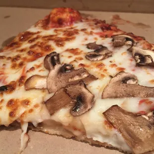 $5 pizza and it ain't that bad