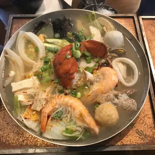 #12. Seafood Fillet Hot Soup