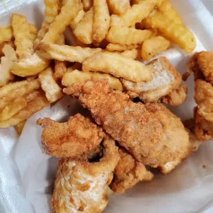 Fish "bites" w. fries