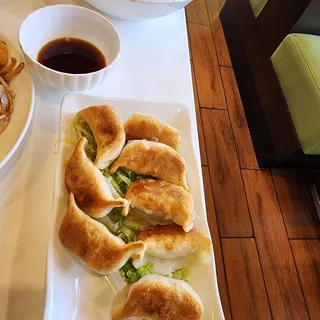 07. Pan Fried Pork Pot Stickers