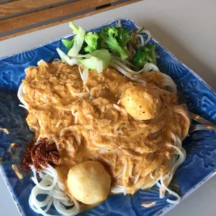 ramen and noodles, food
