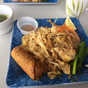 Look what you get with your lunch: soup, AND an egg roll.