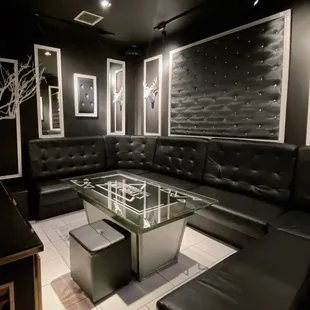 karaoke room