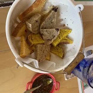 Bread platter