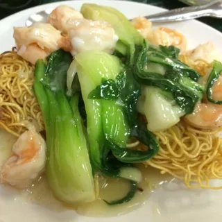 44. Jumbo Shrimp with Pan Fried Noodle