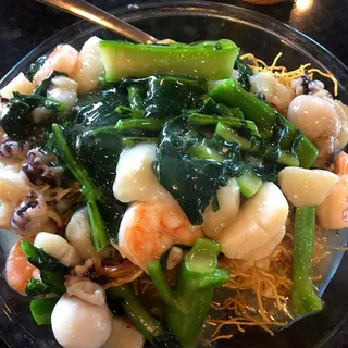 45. Seafood with Pan Fried Noodle