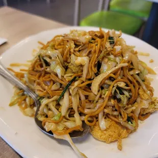 Stir-Fly Noodle with Egg