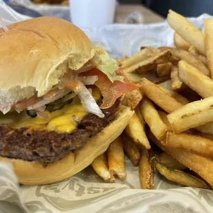 Cheeseburger and fries at Tastys