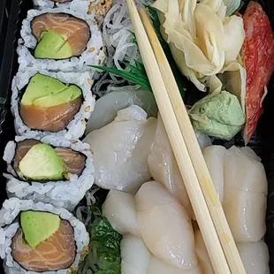 Salmon avocado roll, scallop sashimi