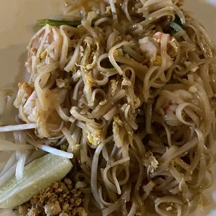 Shrimp pad Thai