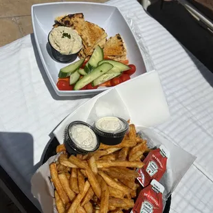 Hummus and fries