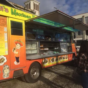 This is what an excellent food truck looks like
