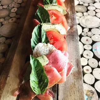 CAPRESE SALAD