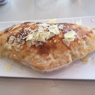 CALZONE QUATTRO FORMAGGI