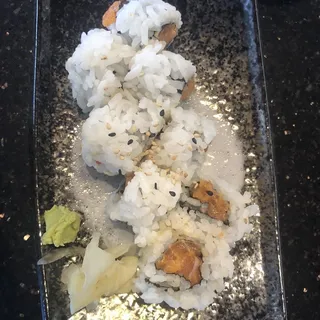 Spicy Salmon Roll*