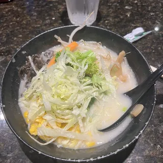 Creamy Veggie Ramen (Vegan)