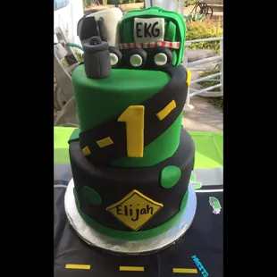 Garbage truck cake