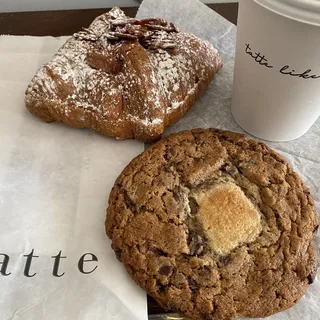 Halva Chocolate Chunk Cookie