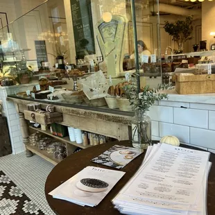 sushi and sashimi, interior