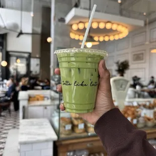 Iced Matcha Latte with Oatmilk