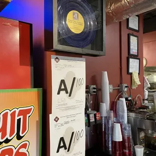 Dos más reportes de "A" y  %