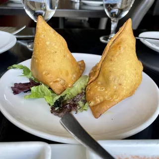 Vegetarian Samosas 2 Pcs Vegan