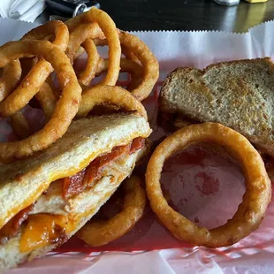 Tavern melt - Chicken , bbq sauce , bacon , cheddar ... add some jalapeños and a side of house made ranch for dippin'