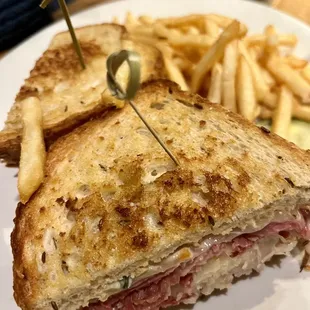 We shared the Reuben . . Smart move! Filling.