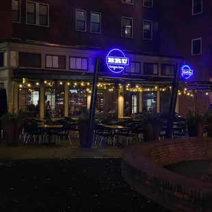 Front of restaurant with outdoor seating