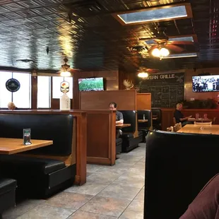 Rear dining area was quiet. Bar area in front was packed with people watching all the college football games.