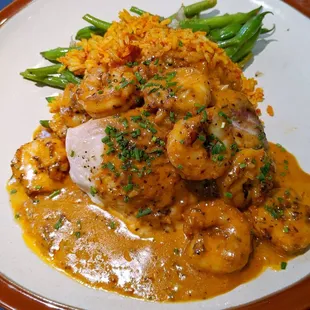 It&apos;s our first day of LUNCH served Thurs. 11:30-3!! Take a break , sit down to our waterfront views.....Grilled mahi with creole shrimp :)