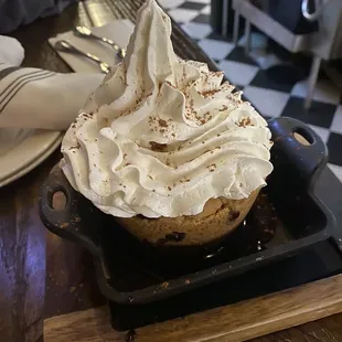 Cookie Warm Skillet Chocolate Chip Cookie