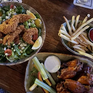 Country Fried Cobb vs Smoked Wings !!!