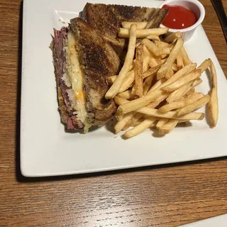 Smoked Pastrami Reuben