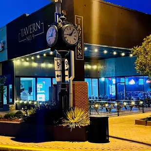 the outside of the restaurant