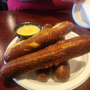 Pretzel sticks with cheese