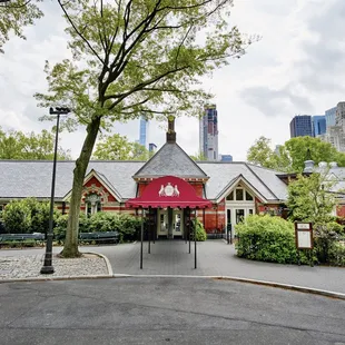 Entrance to Tavern on the Green