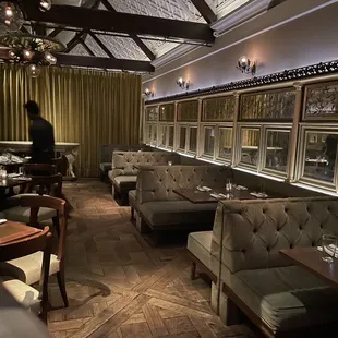 This place is huge. We had the dining room almost to ourselves on a Friday night by about 9pm.