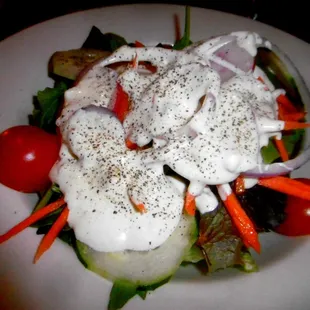 Green salad with bleu cheese